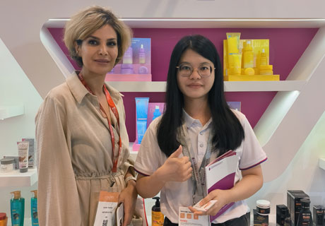 AICHUN BEAUTY 面膜新品线与 10 万级 GMPC 洁净车间生产场景